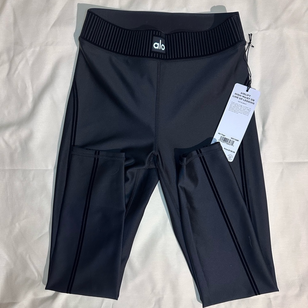 Alo Yoga - Airlift High Waist 7/8 Line Up Legging - Black - Small